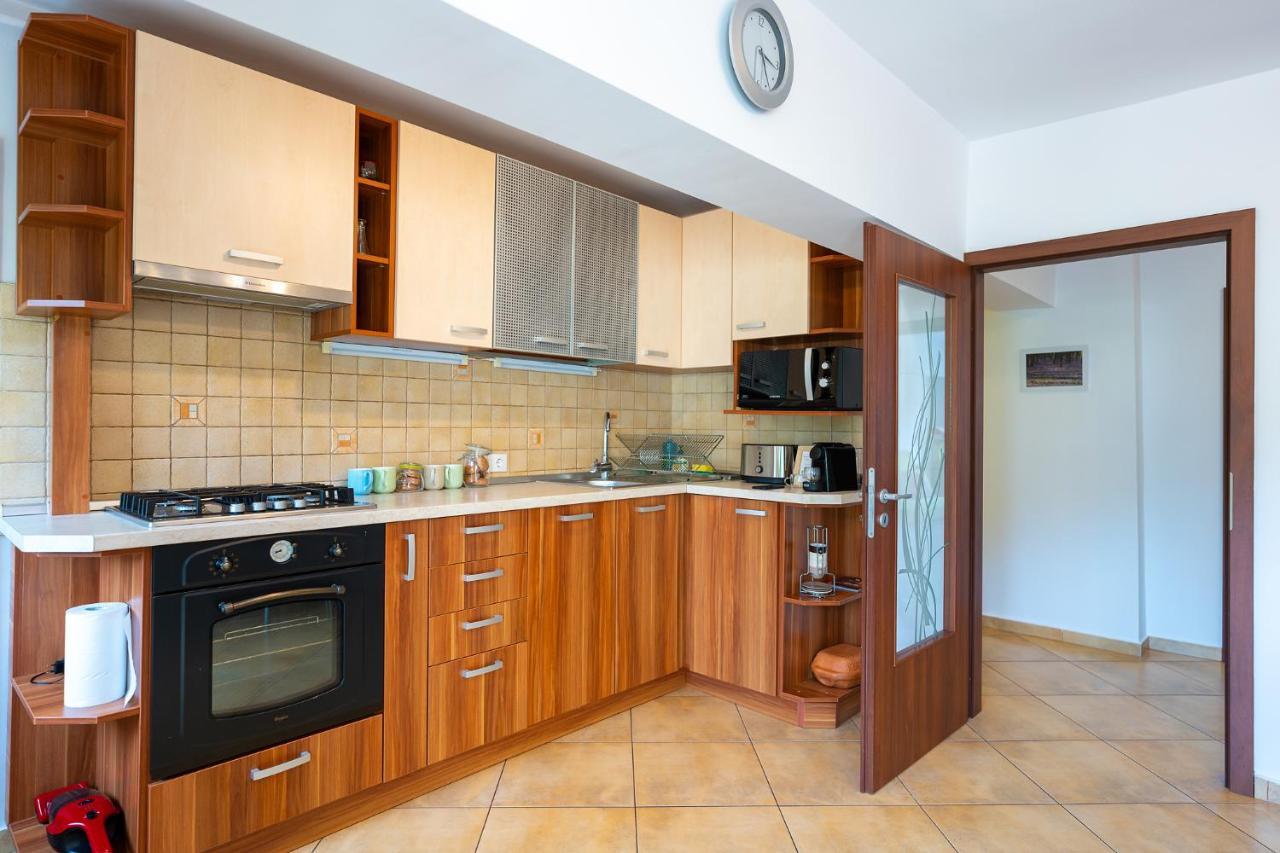 Metropolitan Wildscape View Apartment Brașov Exterior foto